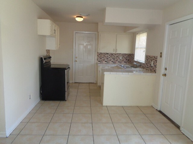 Building Photo - 620 Grantham Rd