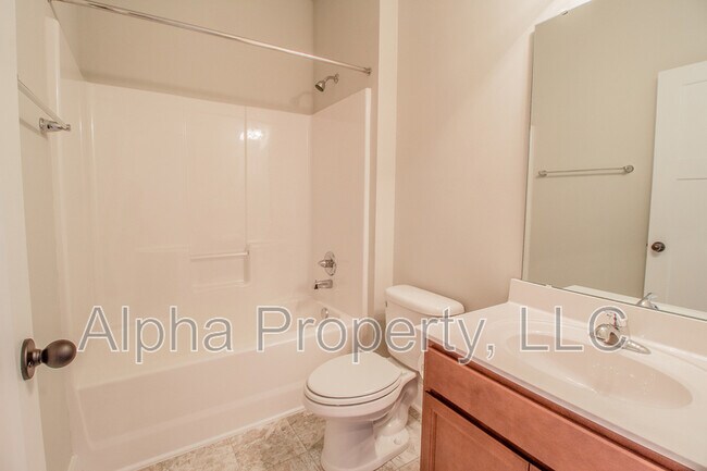 Building Photo - 316 Runion Lake Ct