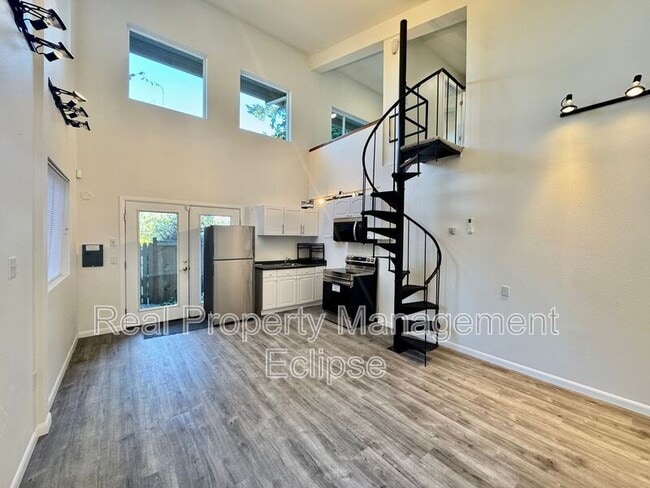 Building Photo - 21606 3rd Ave SE