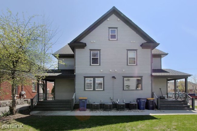 Building Photo - 5 br, 3 bath Duplex - 845 Cherry St SE