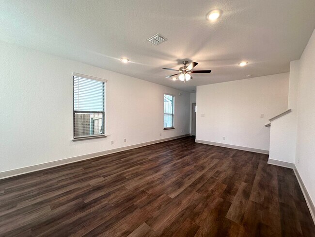 Building Photo - NEW CONSTRUCTION IN GATED COMMUNITY!!! BUI...