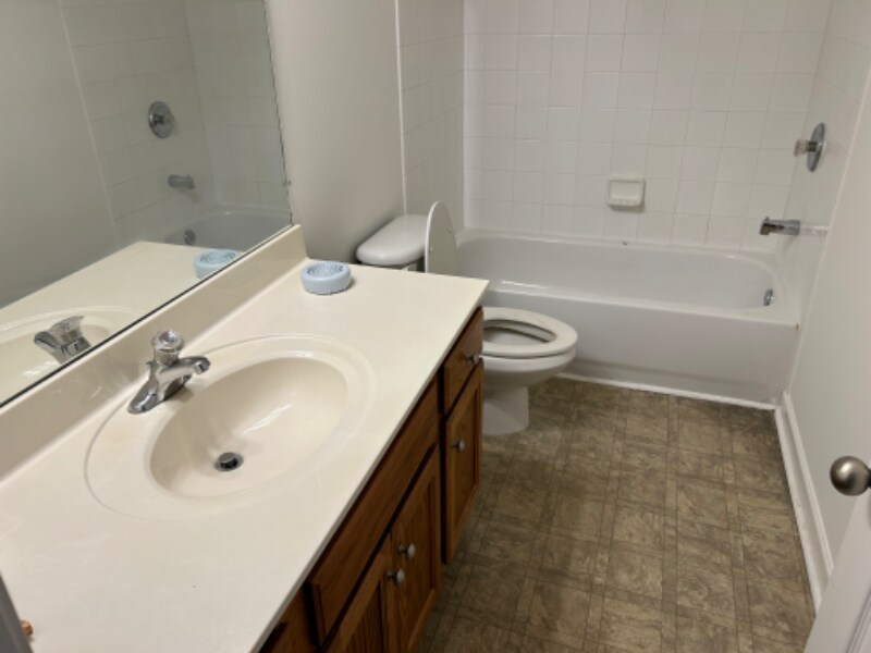 Building Photo - 1804 Lincoya Bay Dr