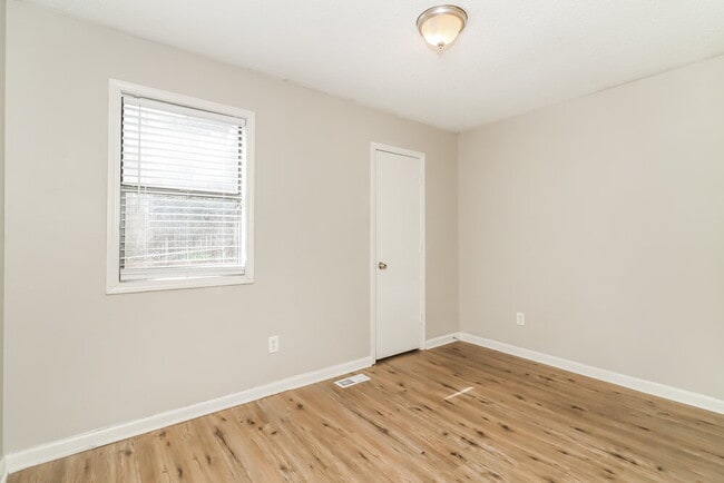 Building Photo - 5461 Austell Rd