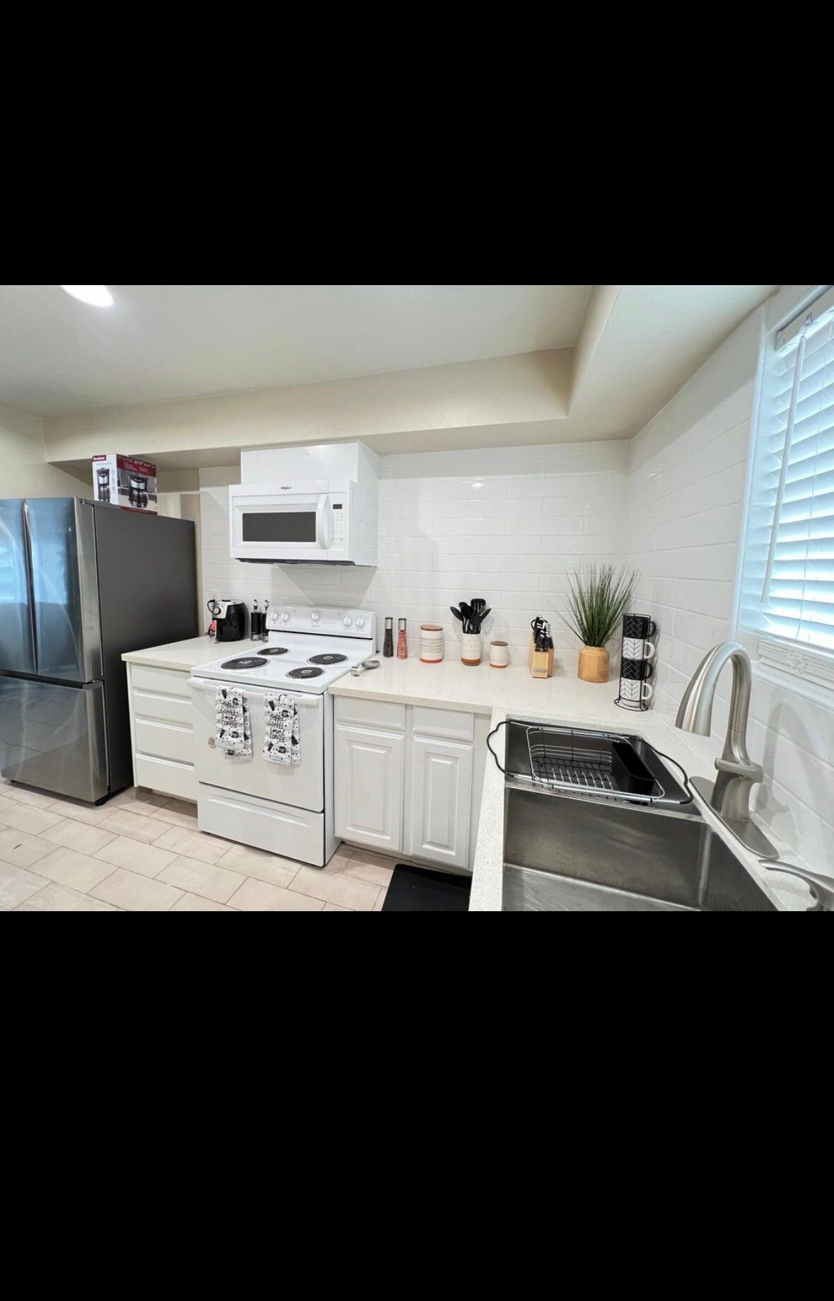 Building Photo - 7651 Reseda Blvd