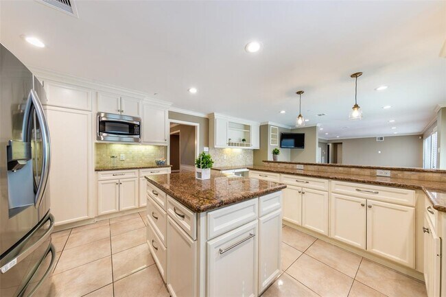 Building Photo - 11839 Stuckey Ln