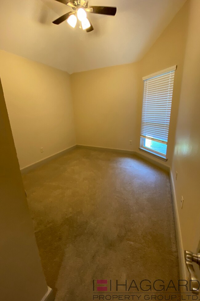 Building Photo - Renovated Frisco Home 3/2/2 in a Quiet Nei...