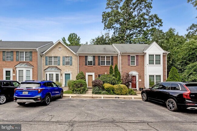 Building Photo - 616 Bellerive Ct