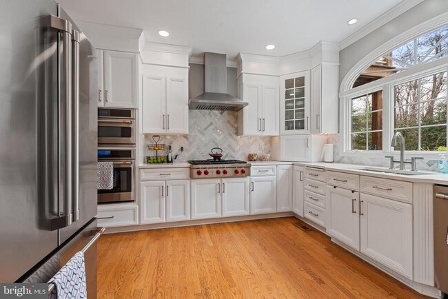 Building Photo - 301 Sturtons Ln