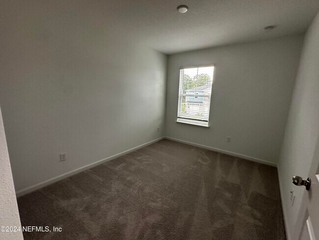 Building Photo - 1684 Pacifico Wy