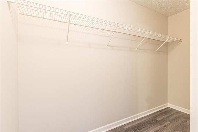 Building Photo - 2152 Lenox Ave