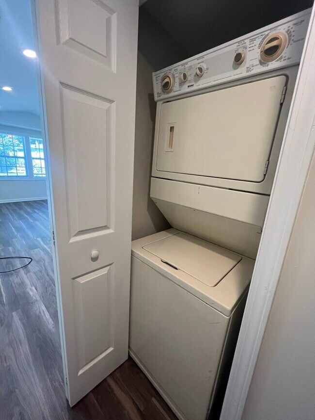 Building Photo - 1BR/1Bth Lake Allatoona Custom Tiny Home w...