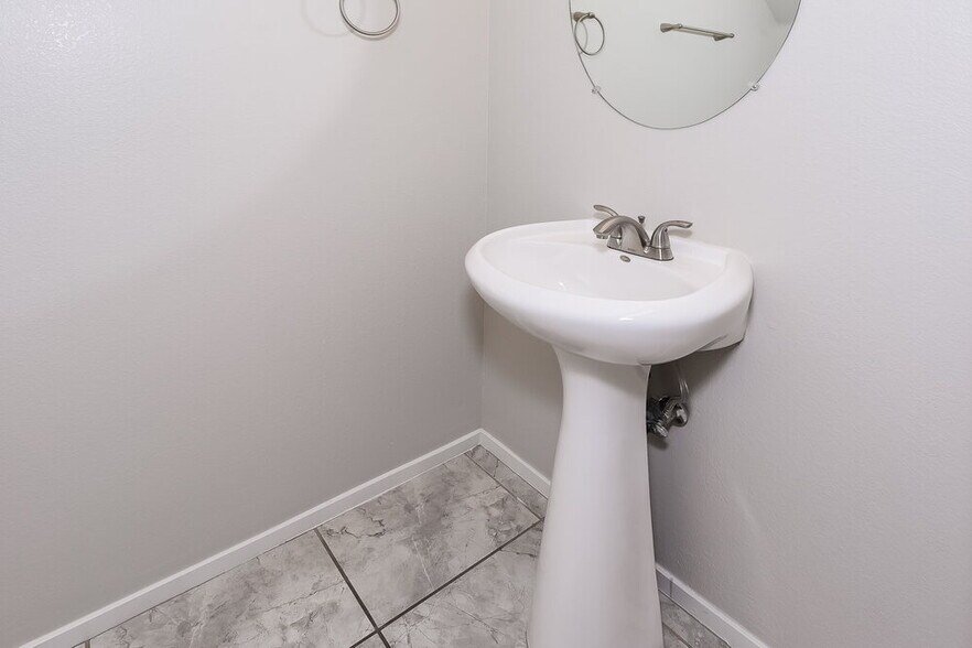 Building Photo - 698 Blooming Sage Ct