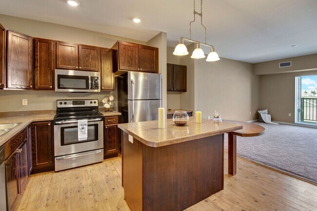 Dakota Commons Kitchen - Dakota Commons Apartment Homes