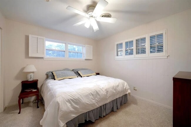 Building Photo - 3804 Pack Saddle Dr