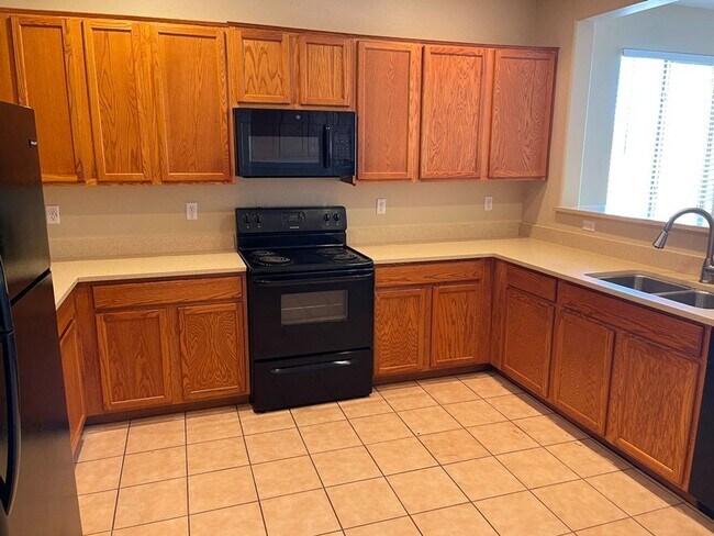 Building Photo - 6913 W Shumway Farm Rd