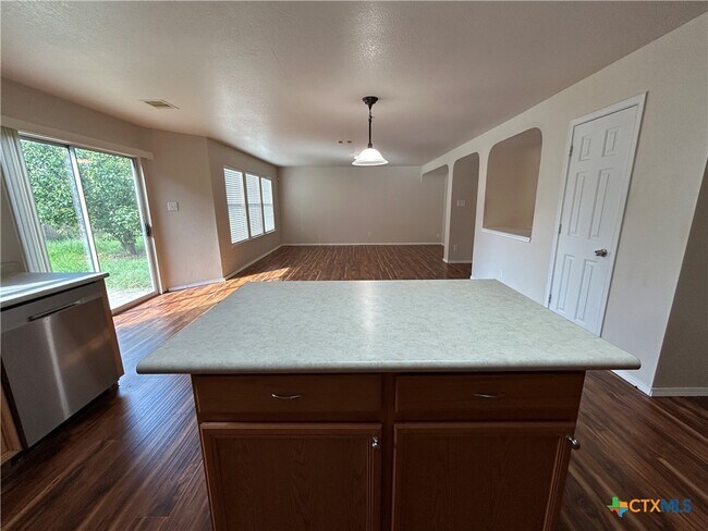 Building Photo - 424 Copper Hill Dr