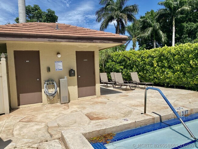 Building Photo - 4501 Fountains Dr S