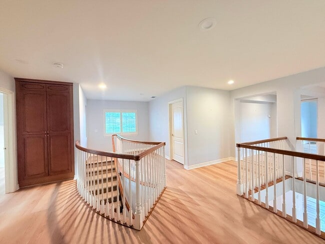 Building Photo - Pet-Friendly Hillside 4BR Home with New Flooring | Newbury Park