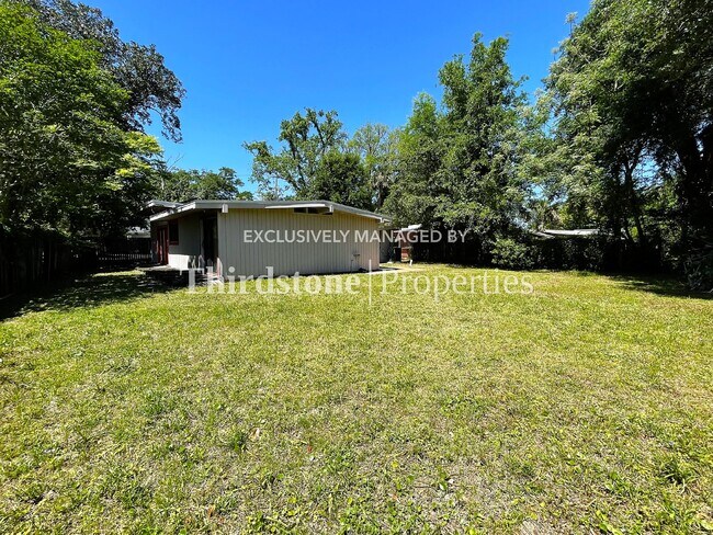 Building Photo - 1905 Banbury Rd