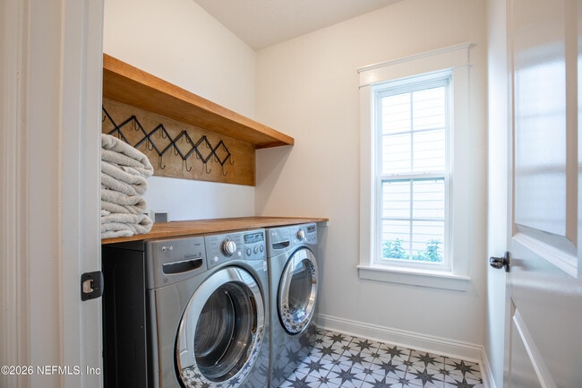 Building Photo - 11 Mascotte Pl