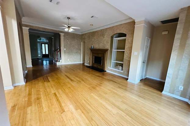 Building Photo - 17014 Sandestine Dr