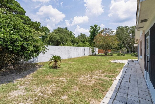 Building Photo - 1040 Dorado Dr