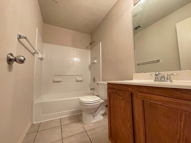 Building Photo - Keller ISD-5 BED, 4 BATH-AMAZING PRICE!