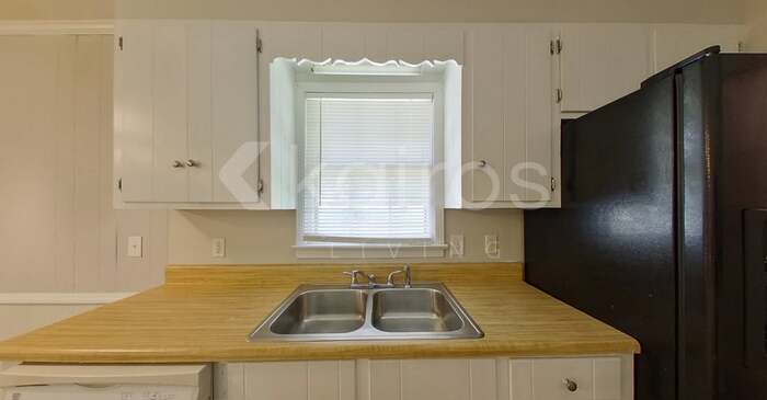 Building Photo - 6922 43rd St