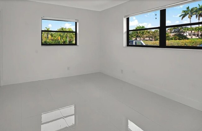 Building Photo - 4031 Coral Hills Dr