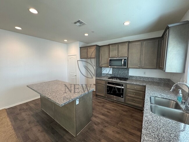 Building Photo - 10599 Topaz Ave