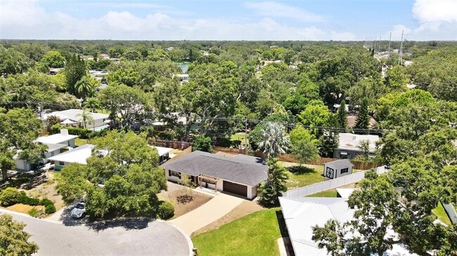 Building Photo - 1431 San Helen Dr