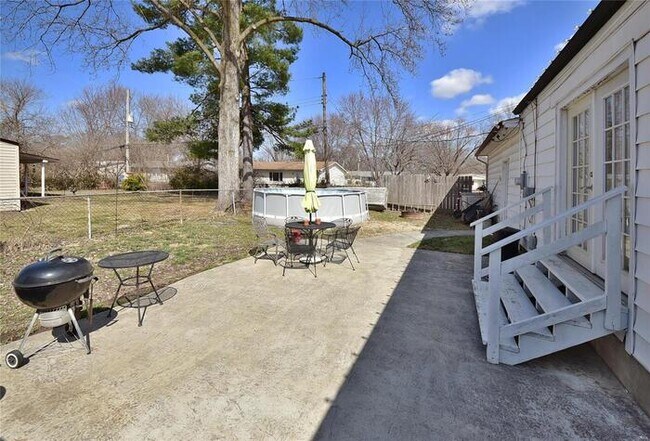 Building Photo - Fantastic 3bd/1ba home! Coming soon!