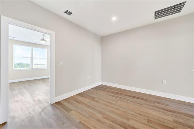 Building Photo - 207 Melody Ln