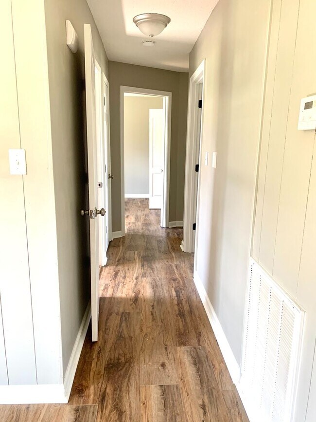 Building Photo - 512 Kellia Dr