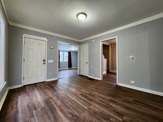 Building Photo - 670 Garson Ave