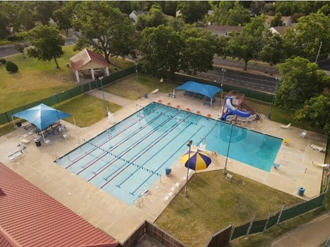 Building Photo - 11213 El Salido Pkwy