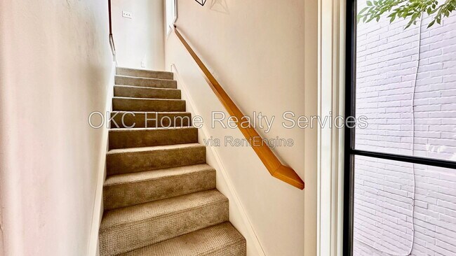 Building Photo - 941 Pedalers Ln