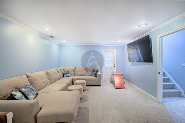 Building Photo - 3786 Upland Dr