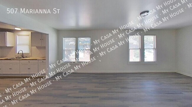 Building Photo - 507 Marianna St