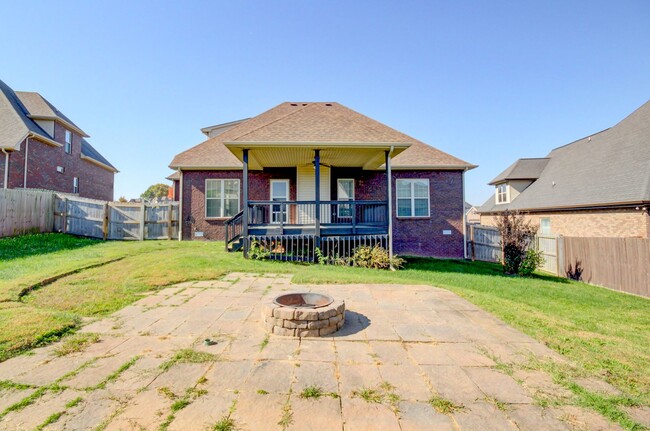 Building Photo - HUGE FRESH Executive home in Farmington