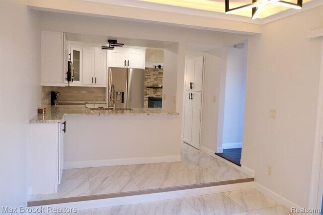 Building Photo - 5238 Brett Ct