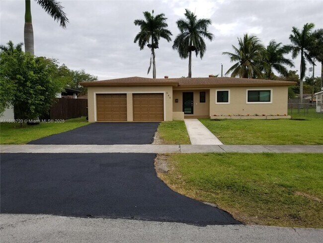 Primary Photo - 949 NW 10th St
