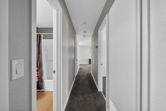 Building Photo - 29121 Ave De Las Flores