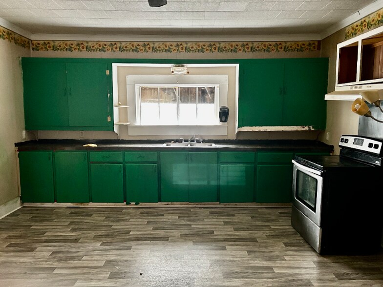 Building Photo - 107 N 4th St