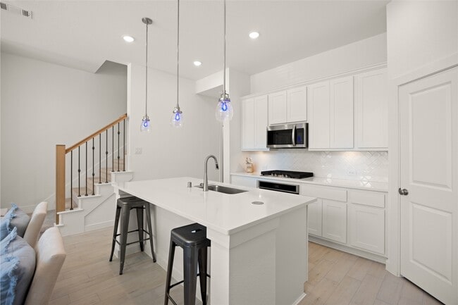 Building Photo - 19730 Curved Steel Dr