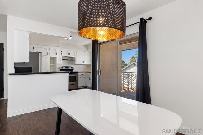 Building Photo - 4800 Williamsburg Ln