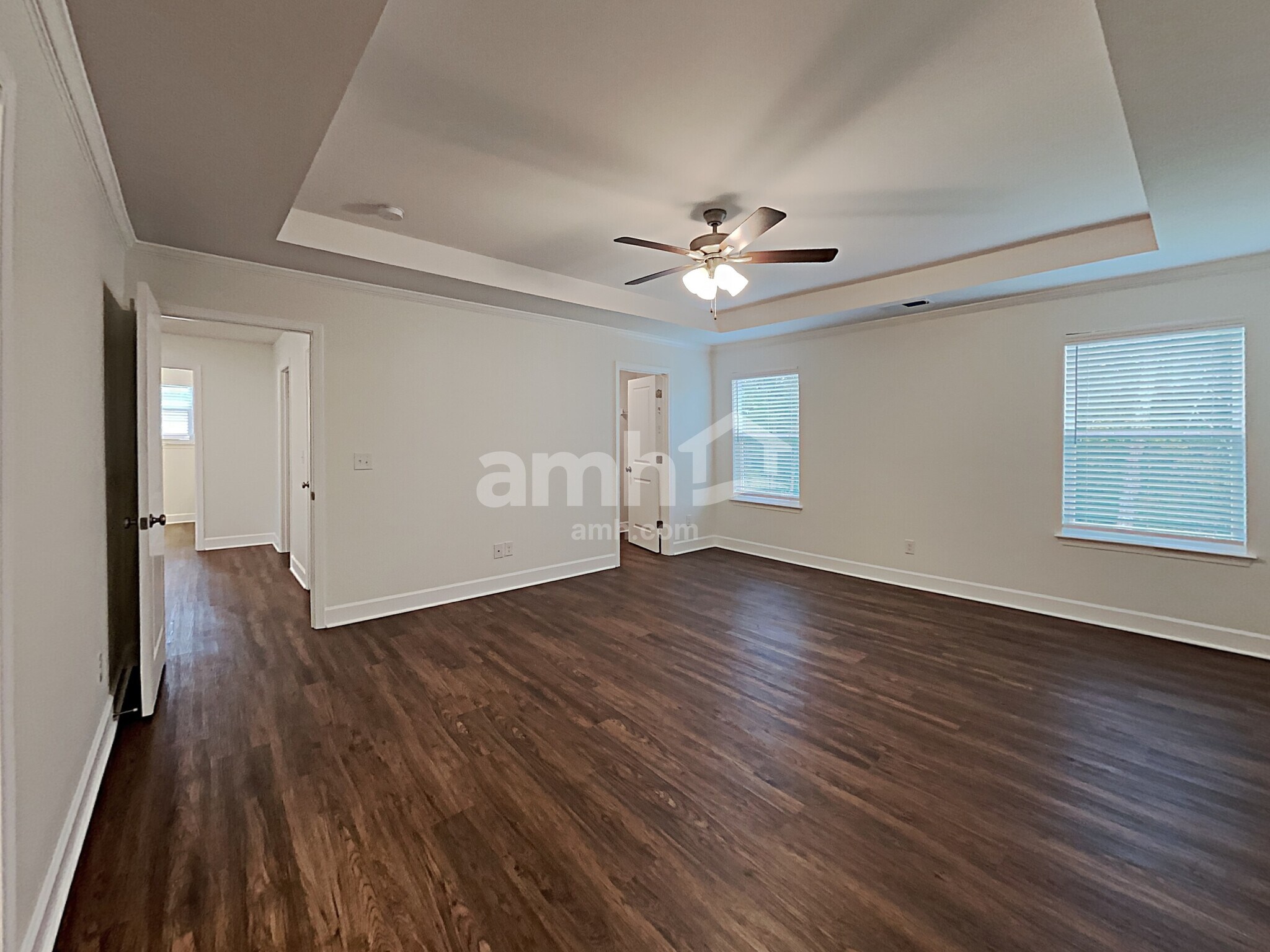 Building Photo - 4507 Tarpon Dr