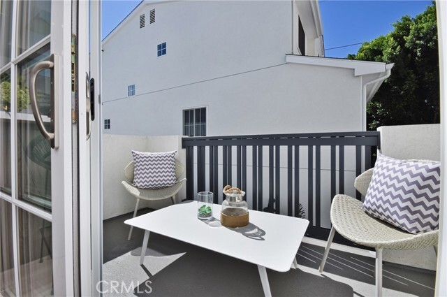 Building Photo - 4641 Cahuenga Blvd