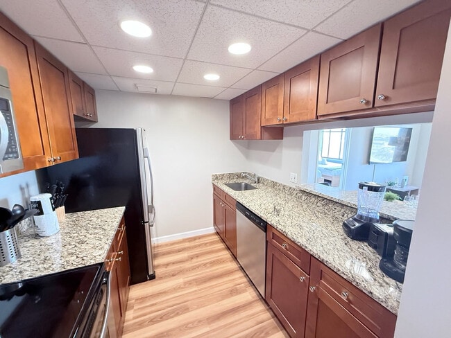 Building Photo - 401 12th St S