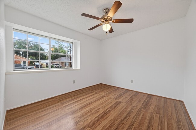 Building Photo - 13908 Cravenridge Dr